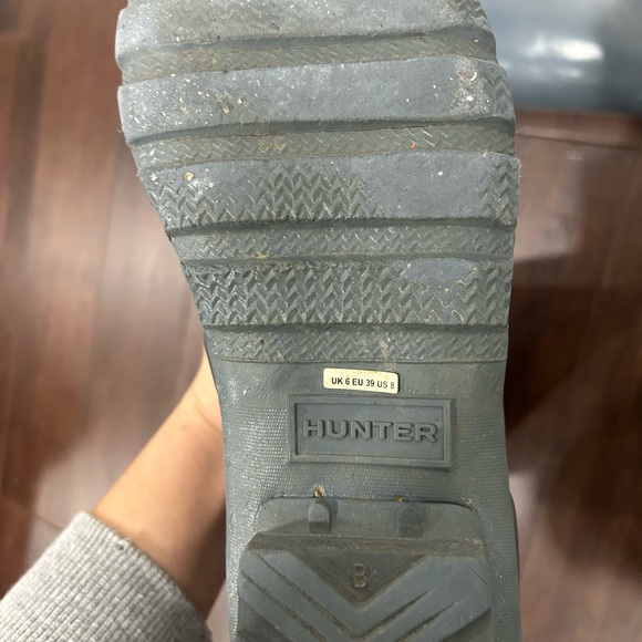 Tall grey Hunter rain boots - Picture 4 of 5